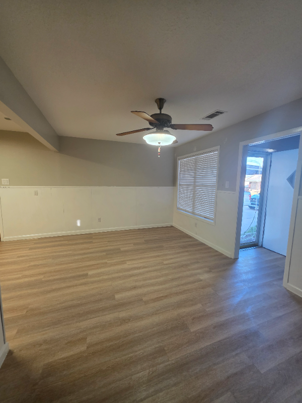 706 Mark St - Photo 4 of 19