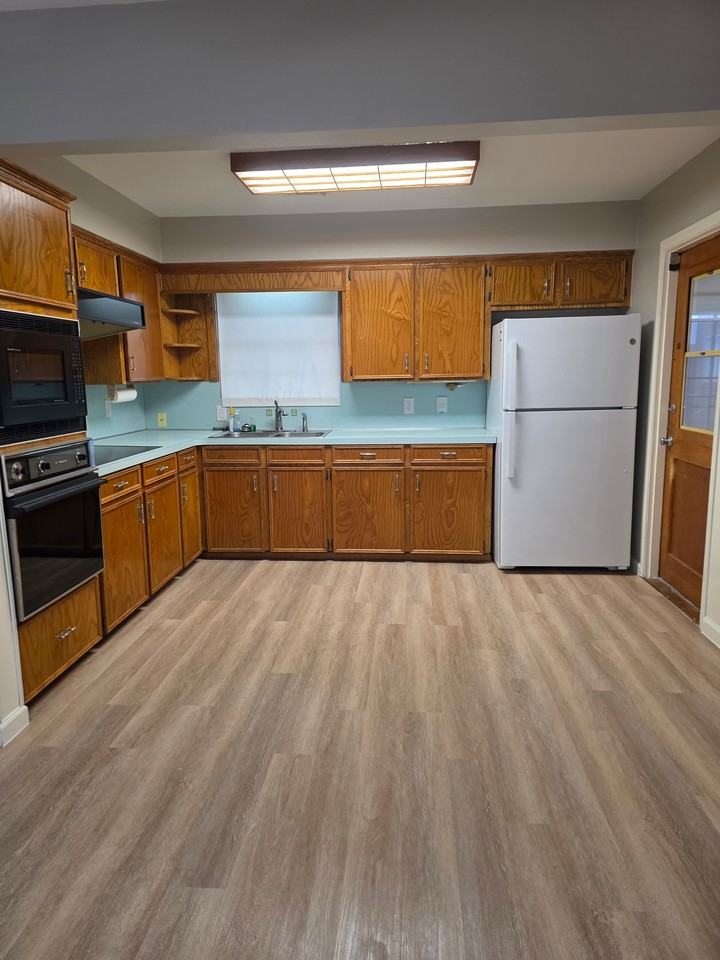 706 Mark St - Photo 5 of 19