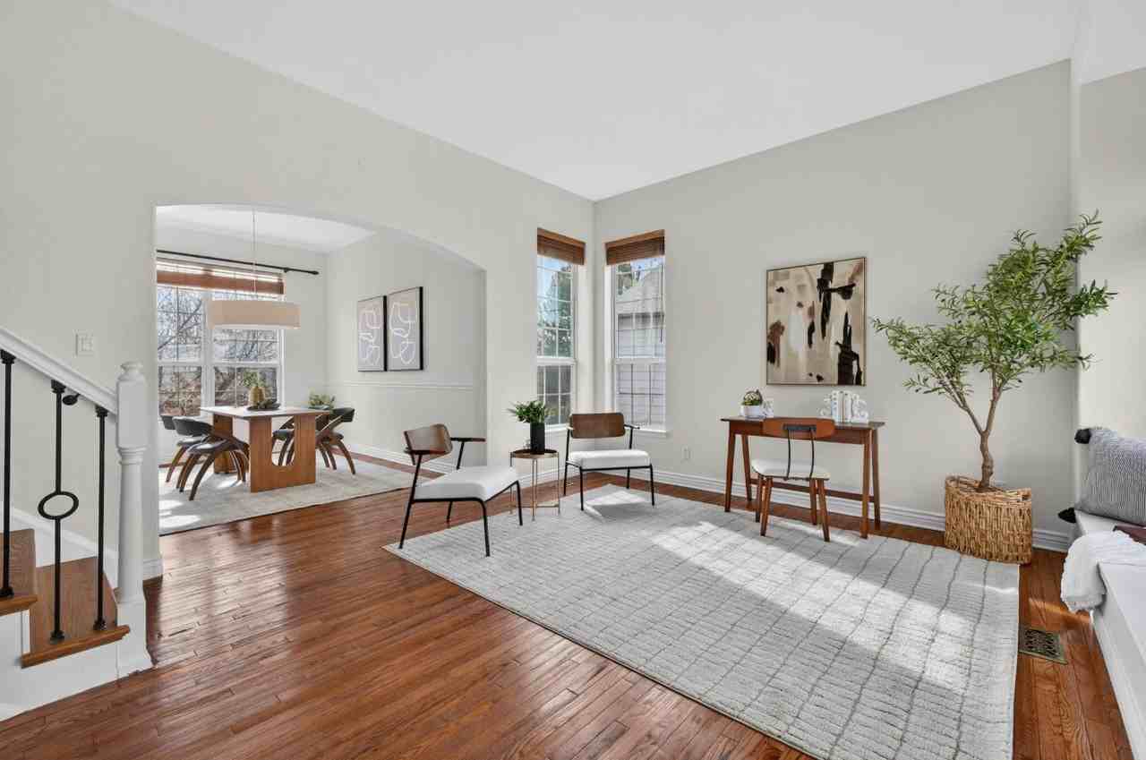 10134 White Oak Way - Photo 6 of 50