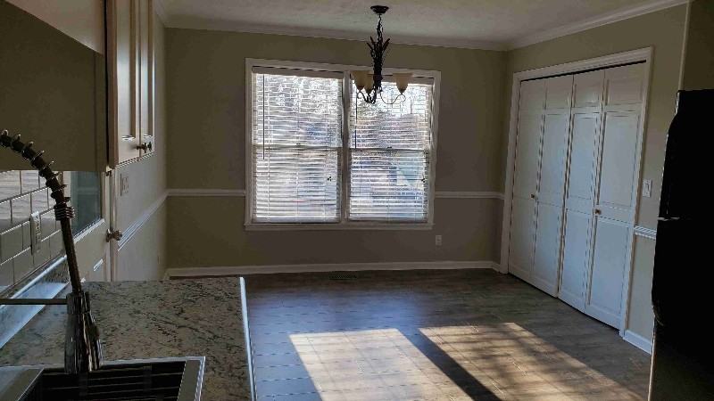 7494 Fairpoint Dr - Photo 2 of 13