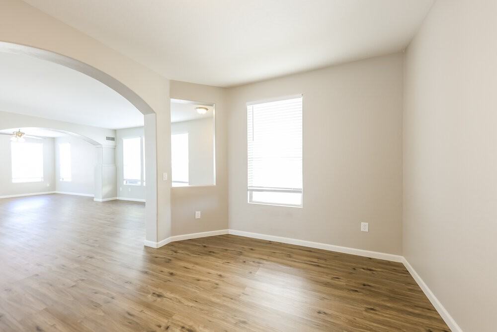 13416 W Peck Dr - Photo 5 of 20