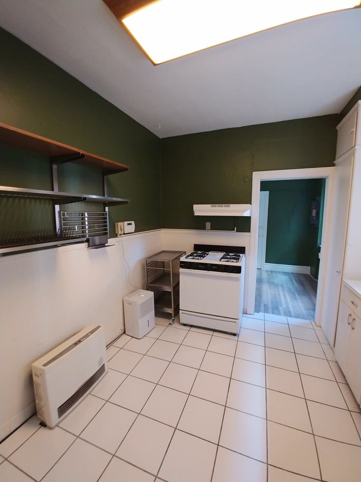 707 N 2nd St #2 - Photo 3 of 8