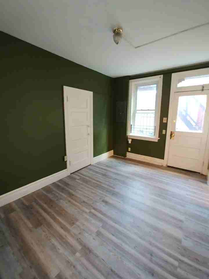 707 N 2nd St #2 - Photo 5 of 8