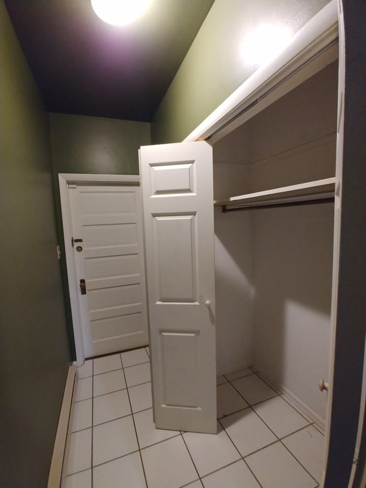 707 N 2nd St #2 - Photo 7 of 8