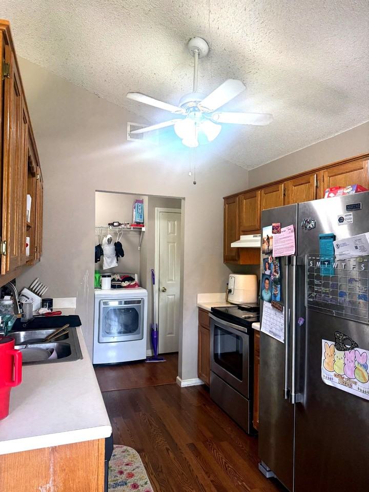 541 Shady Grv E - Photo 3 of 7