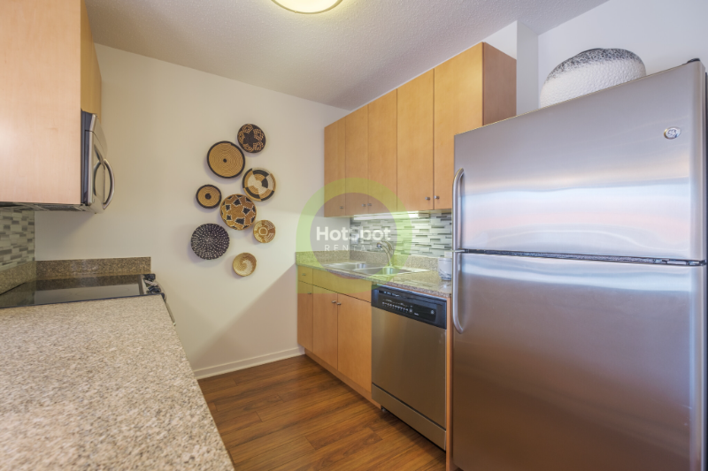 507 N Kingsbury St - Photo 4 of 20