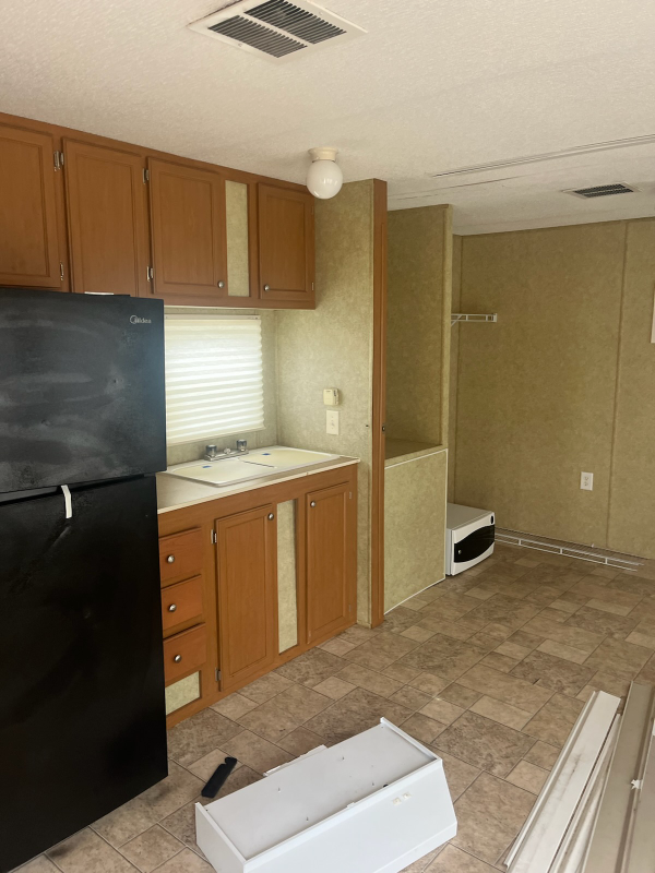 205 Delta Aire Dr - Photo 3 of 8