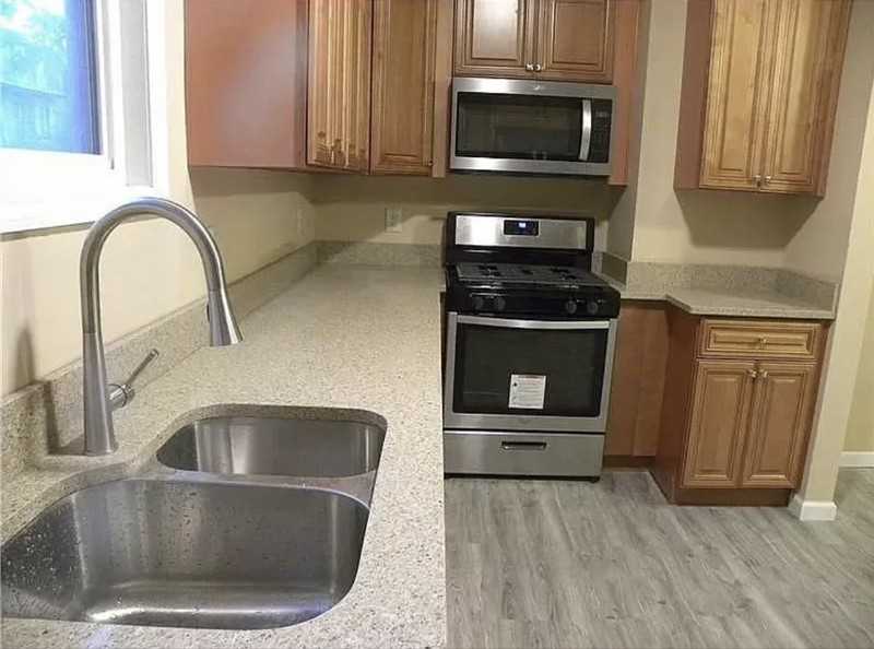 2038 Watson St - Photo 3 of 12