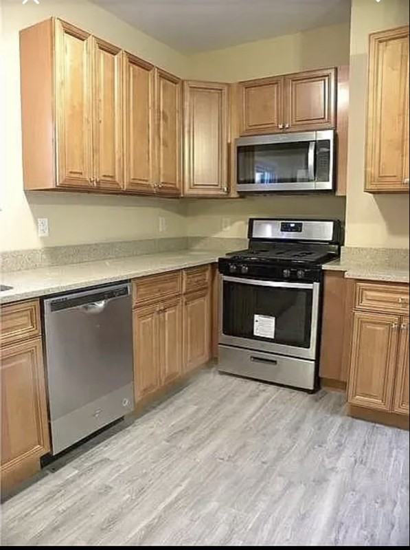 2038 Watson St - Photo 4 of 12