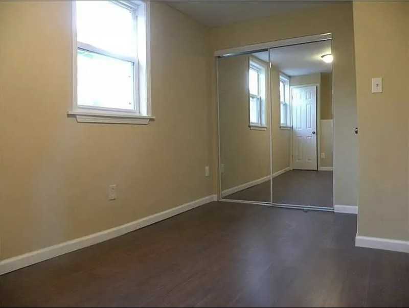 2038 Watson St - Photo 6 of 12