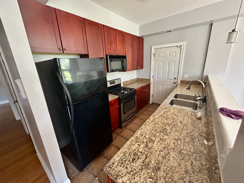 1140 E Marquette Rd #2D - Photo 4 of 13