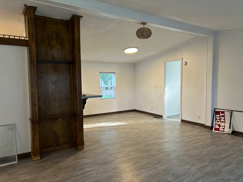 1711 Grant St - Photo 3 of 24
