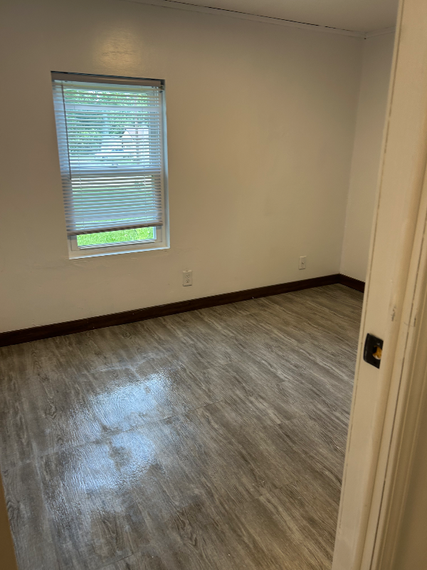 1711 Grant St - Photo 6 of 24