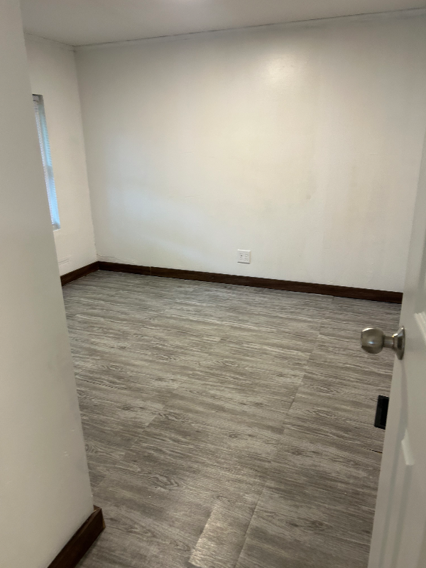 1711 Grant St - Photo 7 of 24