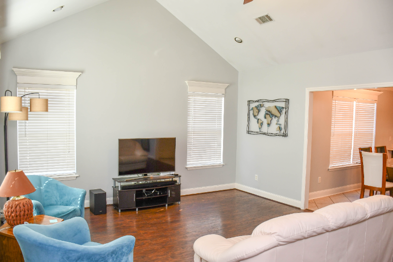 2546 Bascom Dr - Photo 4 of 22