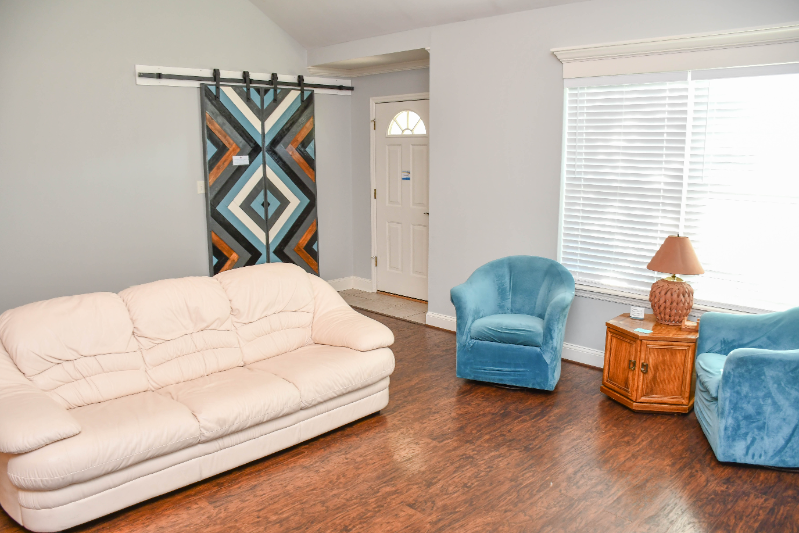 2546 Bascom Dr - Photo 5 of 22