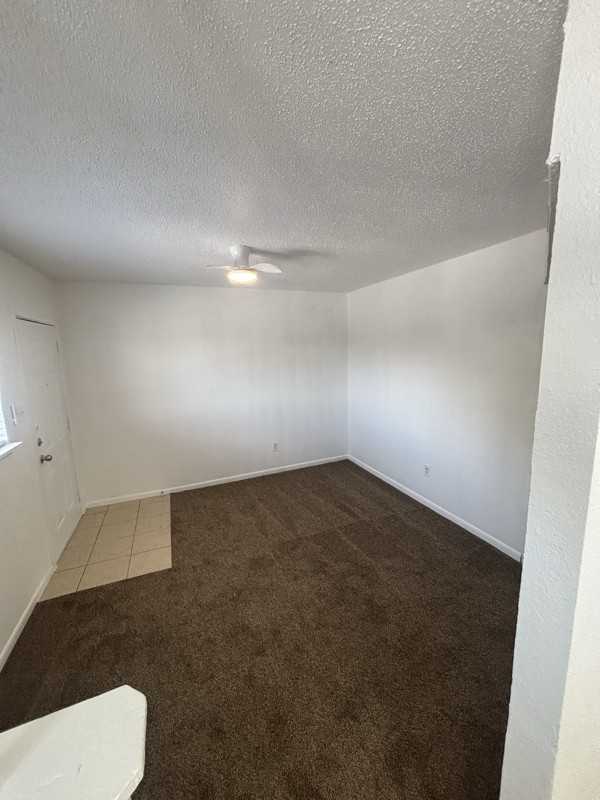 909 S 15th St #909 - Photo 2 of 10