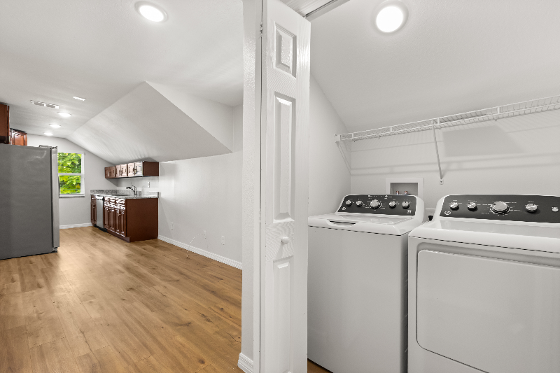 1325 Cloverlawn Ave - Photo 5 of 20