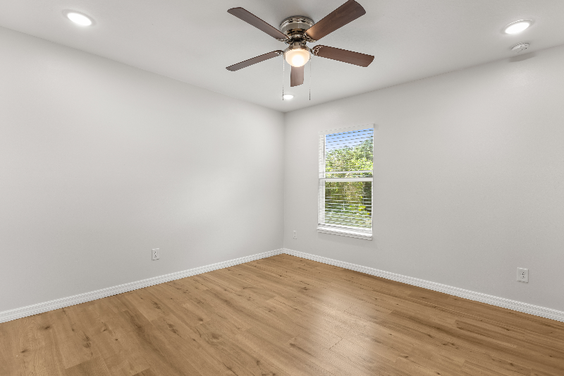 1325 Cloverlawn Ave - Photo 6 of 20