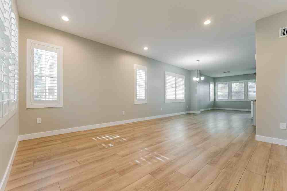 1390 S Longspur Ln - Photo 5 of 20