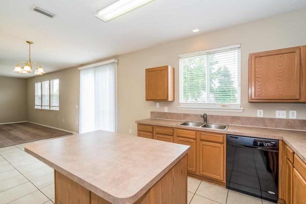 2300 Justin Lake Dr - Photo 5 of 15