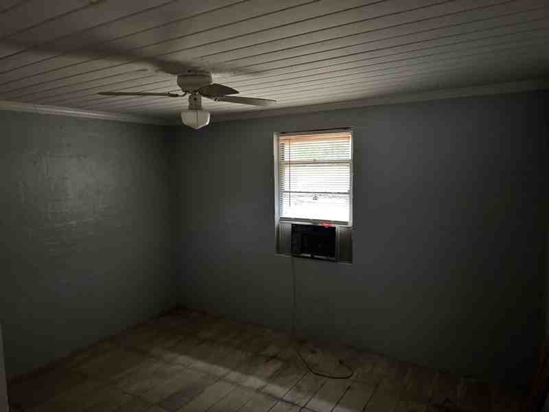 1214 Gillespie Ave #1 - Photo 4 of 5