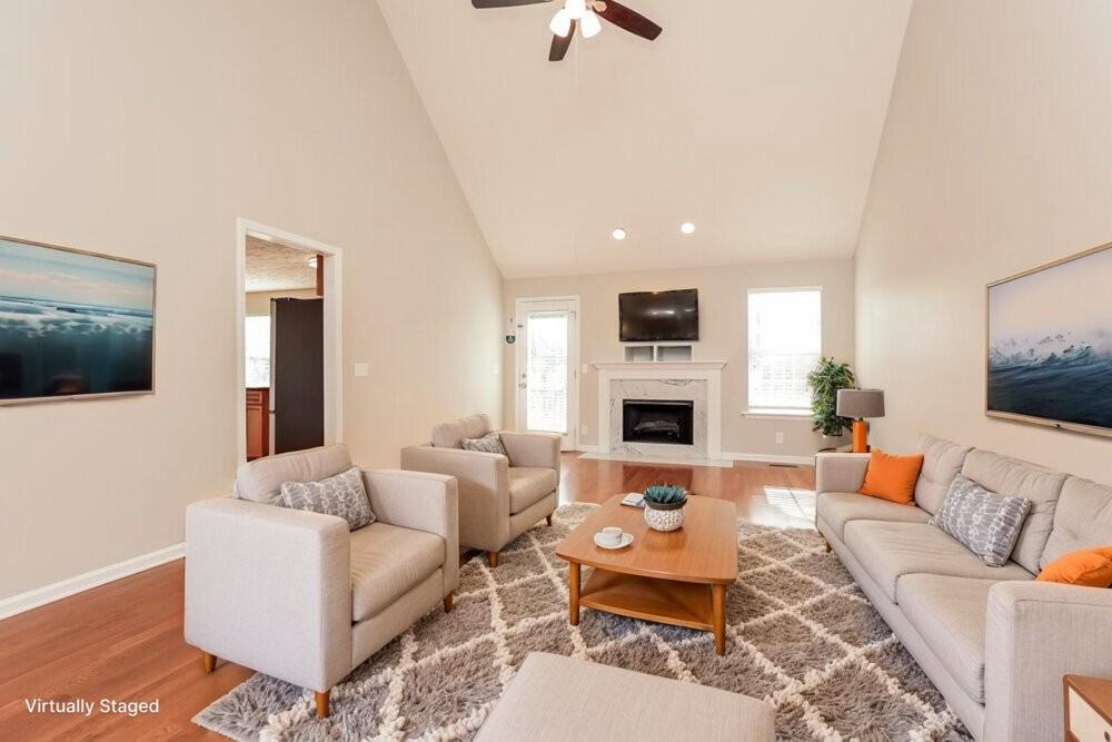 7136 Legacy Dr - Photo 4 of 19
