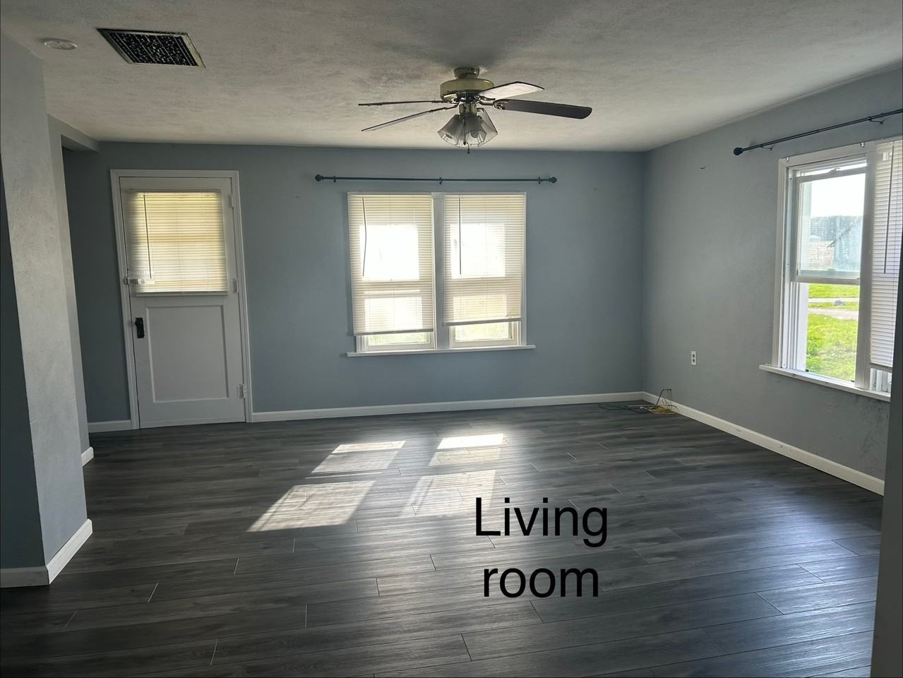 5625 Flag Rd - Photo 2 of 7