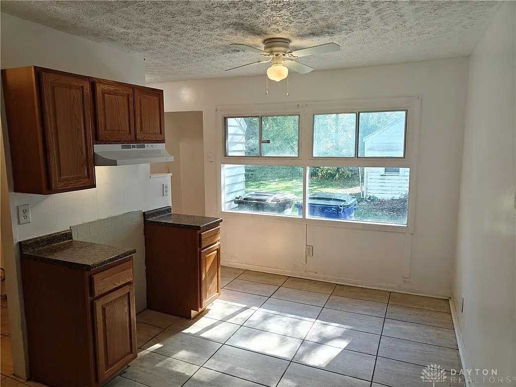 4076 Prescott Ave - Photo 5 of 19