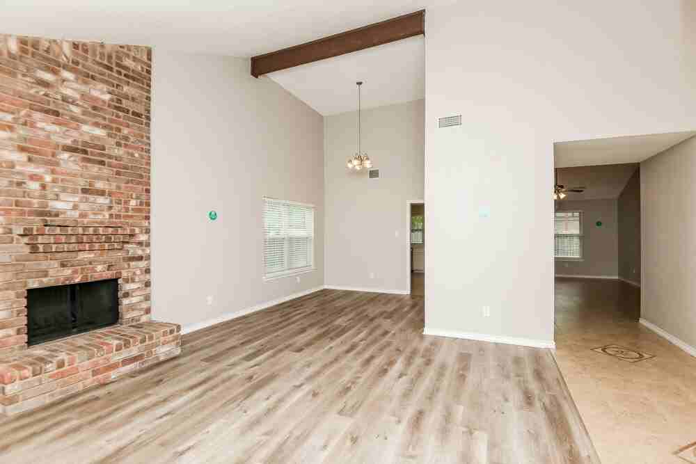 2119 Belmont Park Dr - Photo 4 of 16