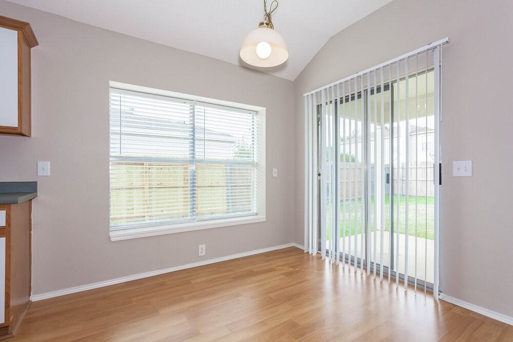 1100 Greenbend Dr - Photo 5 of 15