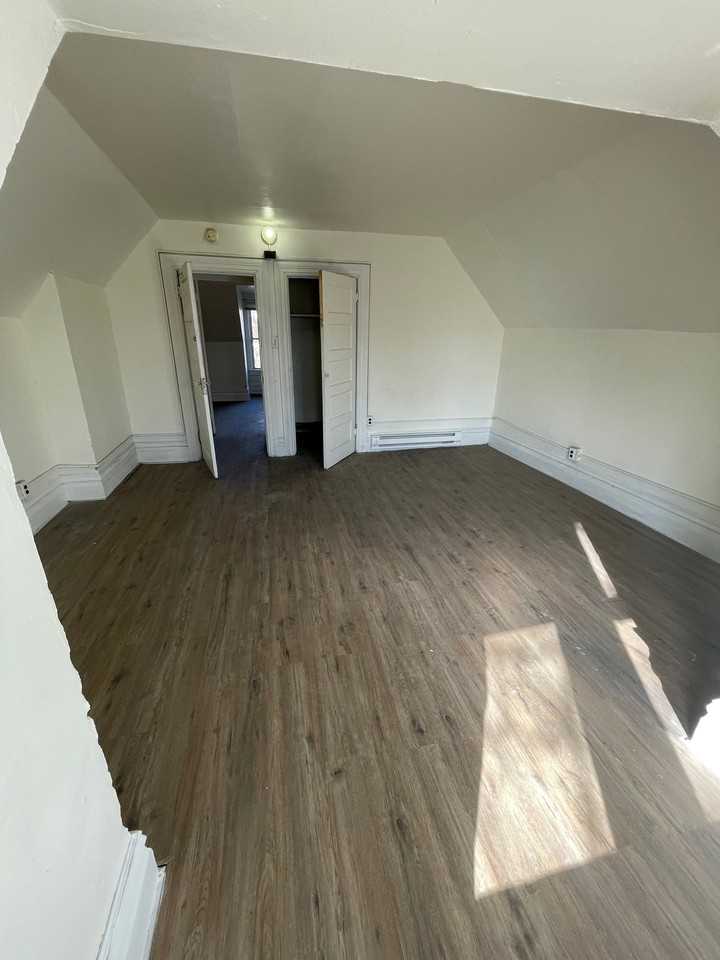 7307 Idlewild St #1 - Photo 4 of 14