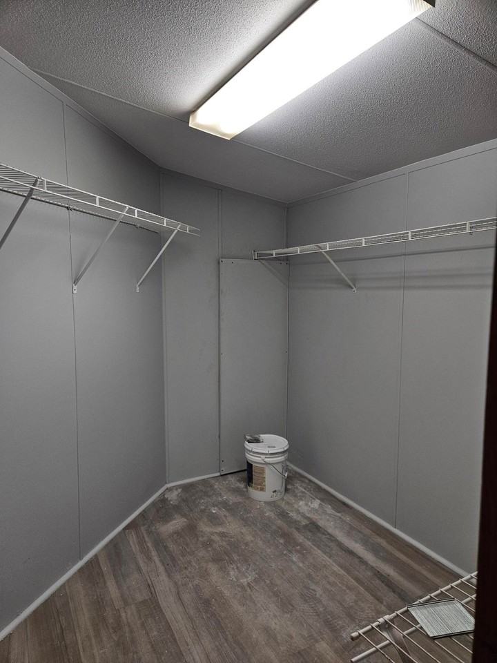 935 Calvert Dr #0 - Photo 3 of 6