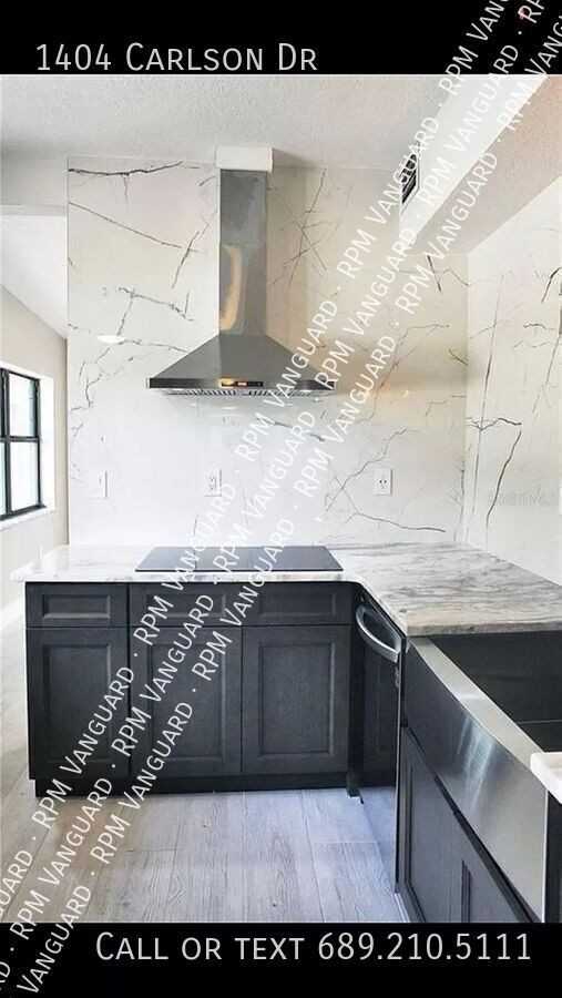 1404 Carlson Dr - Photo 3 of 12