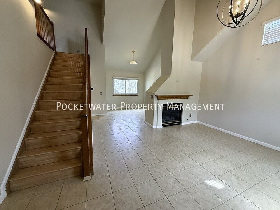 575 Spruce Cir - Photo 3 of 31