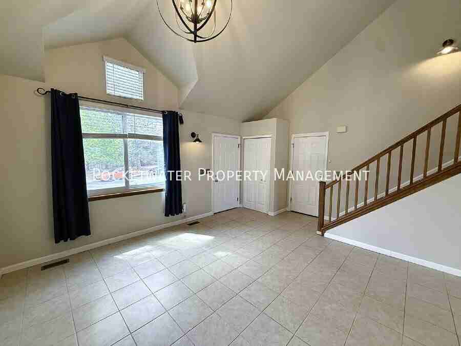 575 Spruce Cir - Photo 6 of 31