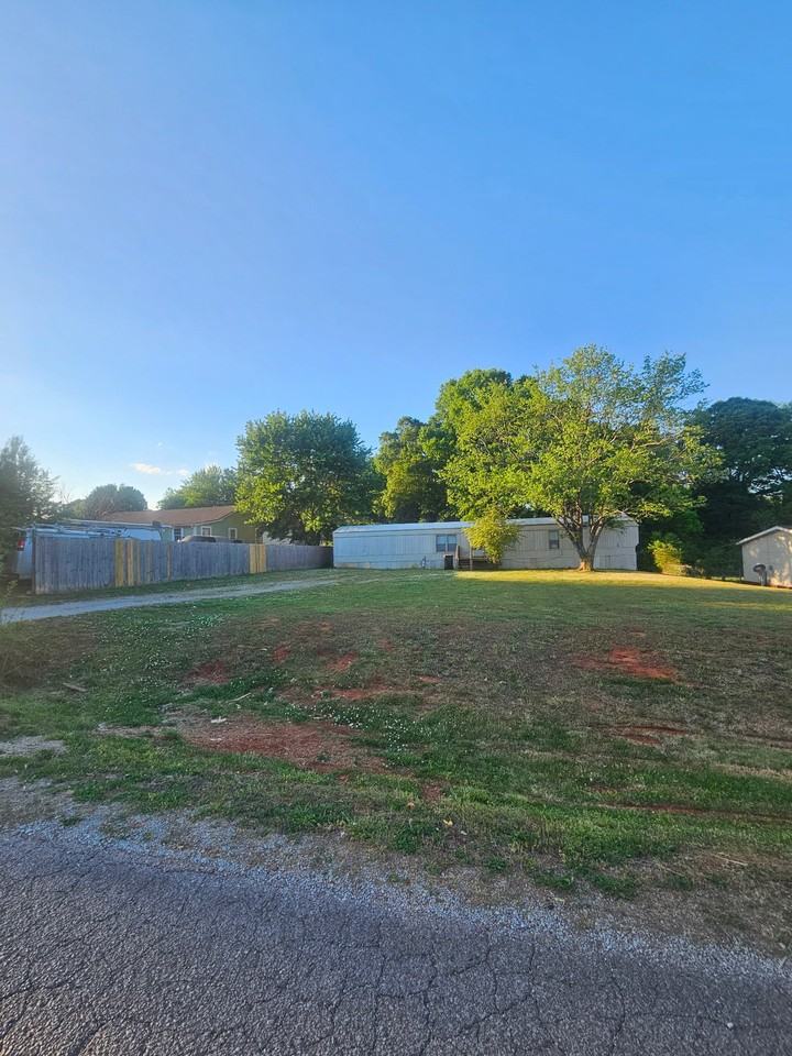 109 Cottondale Rd - Photo 2 of 10