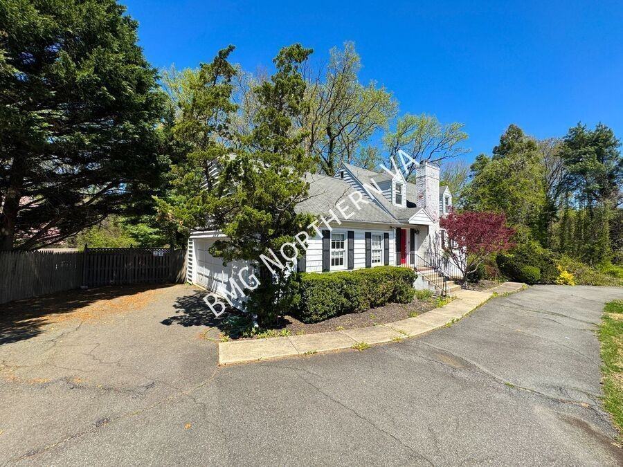 6600 Braddock Rd - Photo 2 of 37