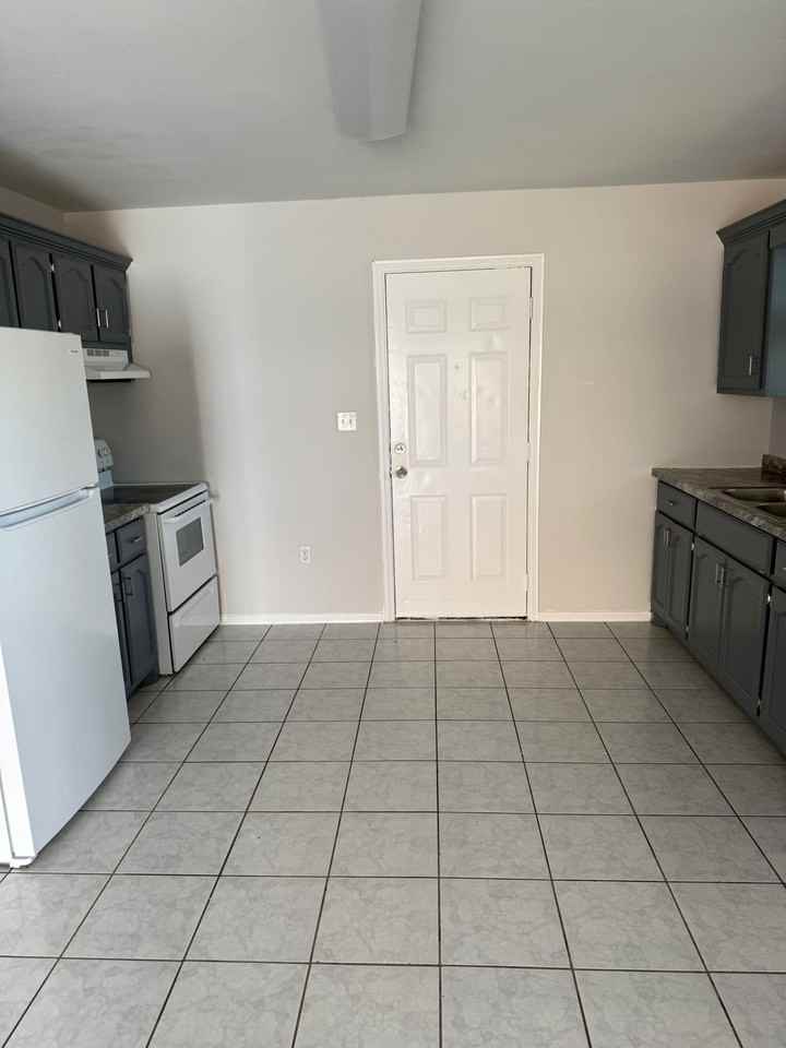 1810 W Portales Dr #A - Photo 2 of 11