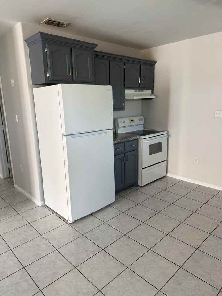 1810 W Portales Dr #A - Photo 3 of 11