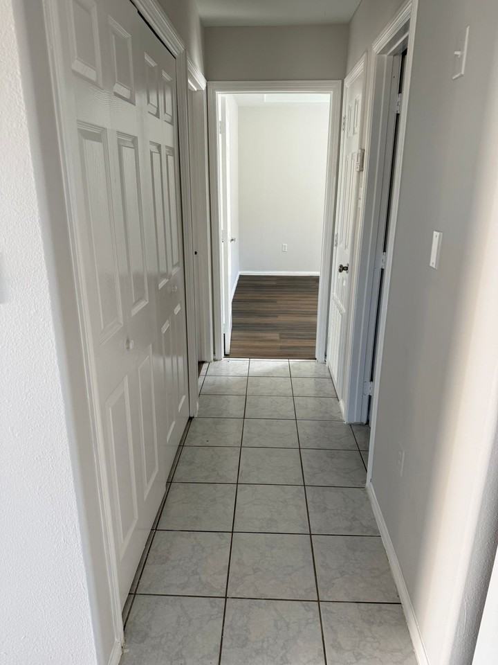 1810 W Portales Dr #A - Photo 4 of 11