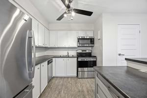 featured image of 155 Front St N Unit 809