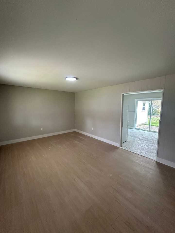 123 Jericho Rd - Photo 2 of 6