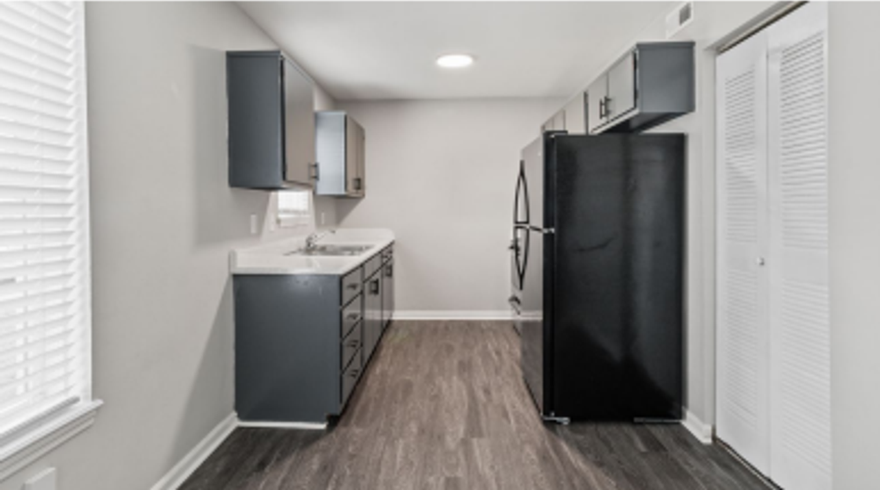 Autumn Wood Apartments - Photo 3 of 8