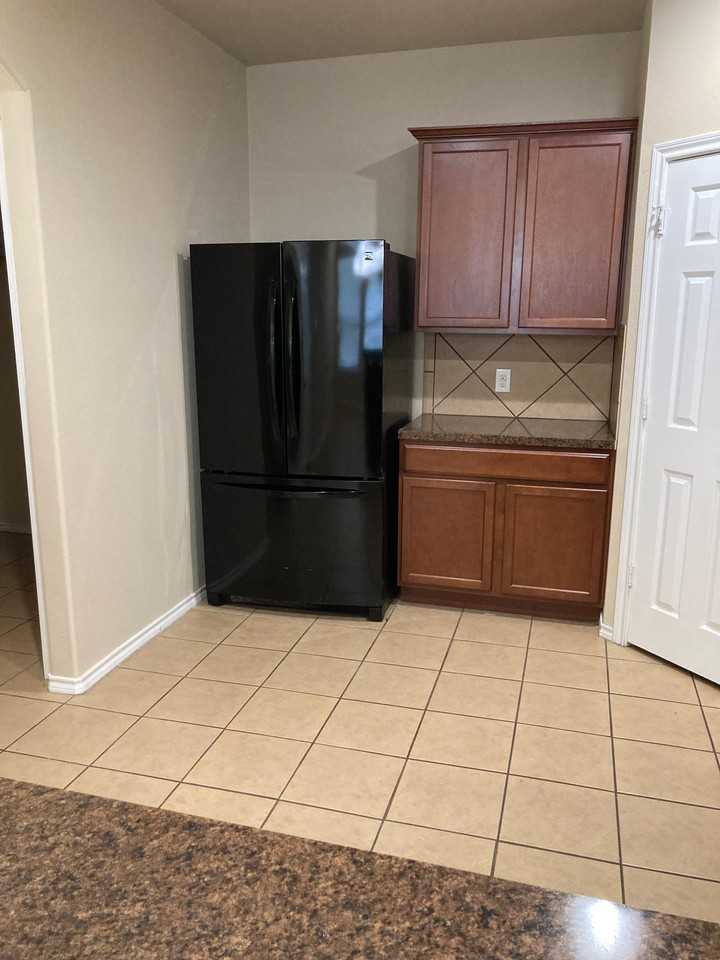 3157 Rockwell Ln - Photo 4 of 14