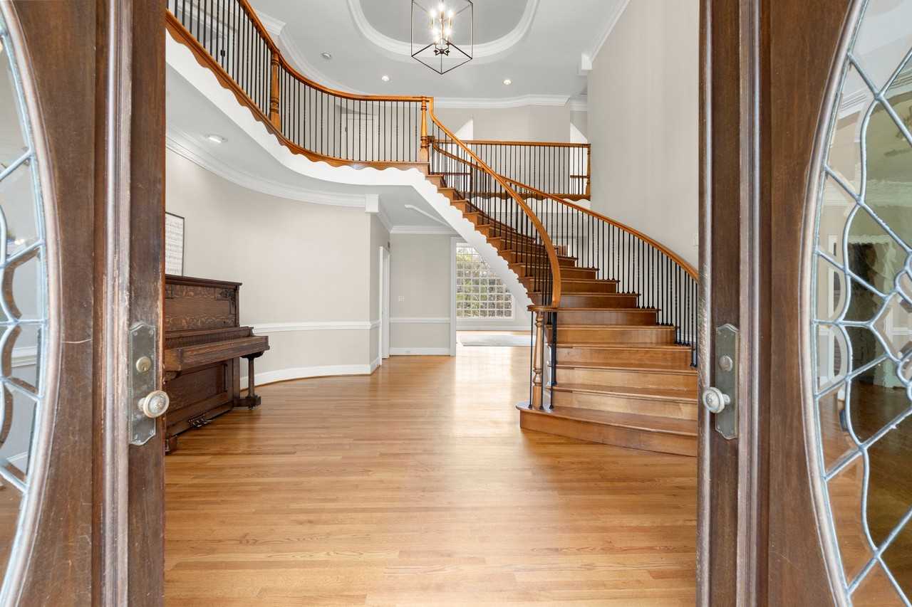 845 Cold Harbor Dr - Photo 6 of 50