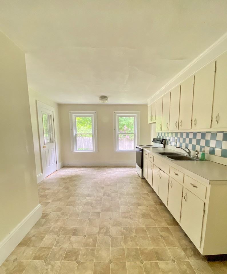 147 Union St #1F - Photo 2 of 10