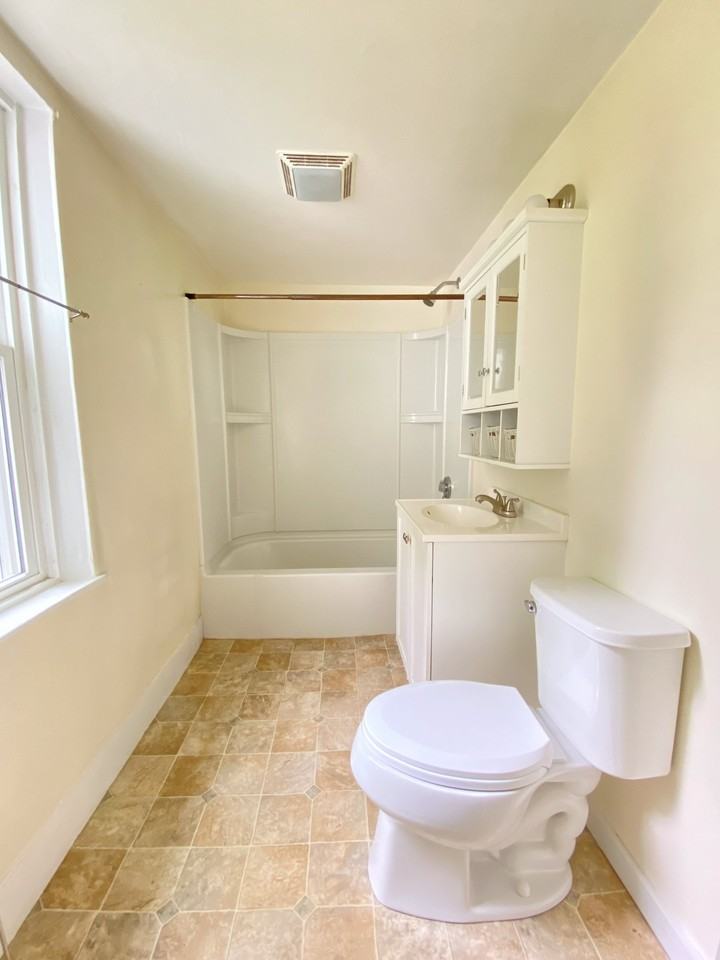 147 Union St #1F - Photo 4 of 10