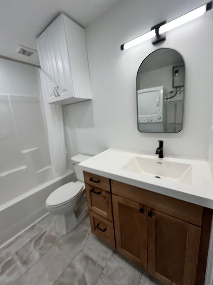 1144 Helena St #B - Photo 5 of 11