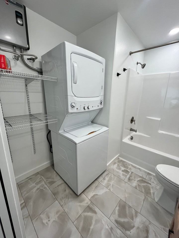 1144 Helena St #B - Photo 7 of 11